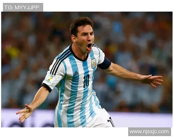 回顾历史老足球明星都有哪些值得铭记的传奇人物和他们的辉煌成就